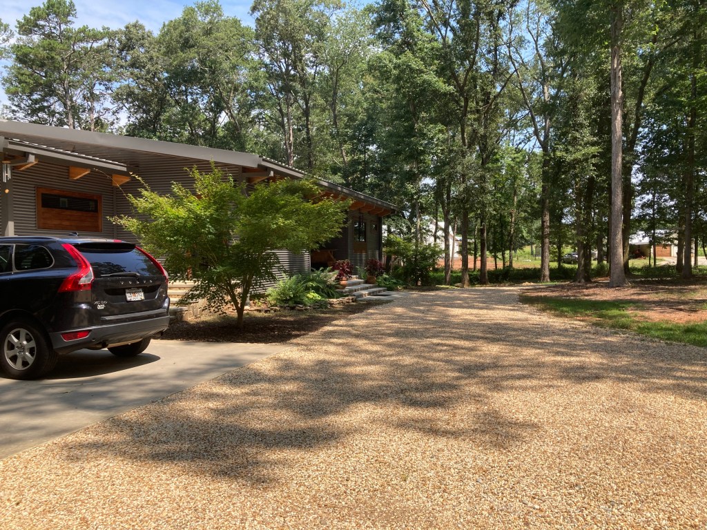 driveway with gravel